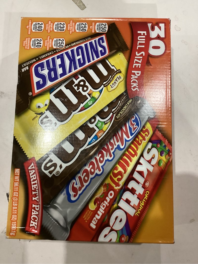 Condition photo showing New/Like New for Mars M&M'S, SNICKERS, 3 MUSKETEERS, SKITTLES & STARBURST Variety Pack Full Size Bulk Candy Assortment, 56.11 oz, 30 Count