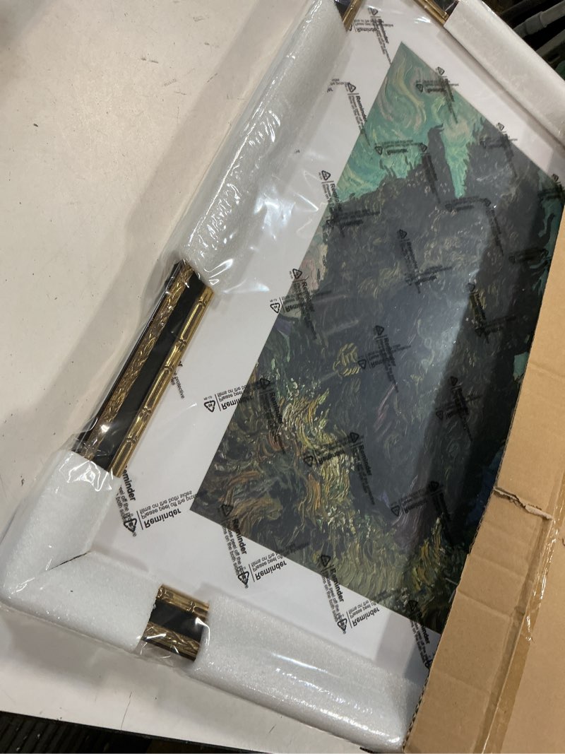 Condition photo showing Good Condition for Yaetm 20x24 Vintage Picture Frame, Ornate Antique Gold 20x24 Frame for Wall, White Mat for 16x20 Photos, 1.4-inch Wide Molding - Portrait or Landscape - Wall Mount for Home (Black/Gold, Single) 20x24 - 1 pack Antique Gold & Black