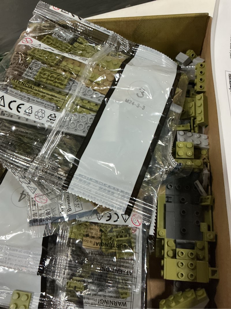 Condition photo showing Good Condition for dahonpa mi-24s helicopter medium utility military army airplane building bricks set, 850+ pieces air-force build blocks toy, gift for kid and adult