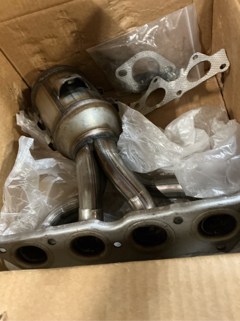 Condition photo showing As Is for fomiuzy catalytic converter kit fit hyundai accent veloster kia soul rio 2012 2013 2014 2015 2016 2017 2018 2019 1.6l