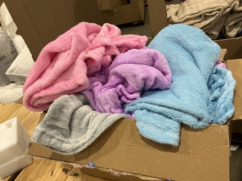 Condition photo showing Good Condition for 12 pcs fleece sleepover blankets for girls soft fuzzy wedding guest throw blanket bulk warm flannel for spa slumber movie night wedding(watermelon red, purple, lake blue, beige)