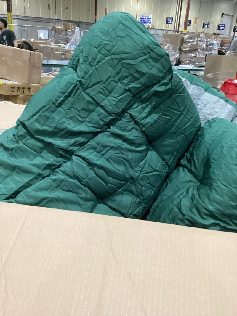 Condition photo showing As Is for similar vintage coleman sleeping bag with a flying ducks hunting scenewith talón zipper