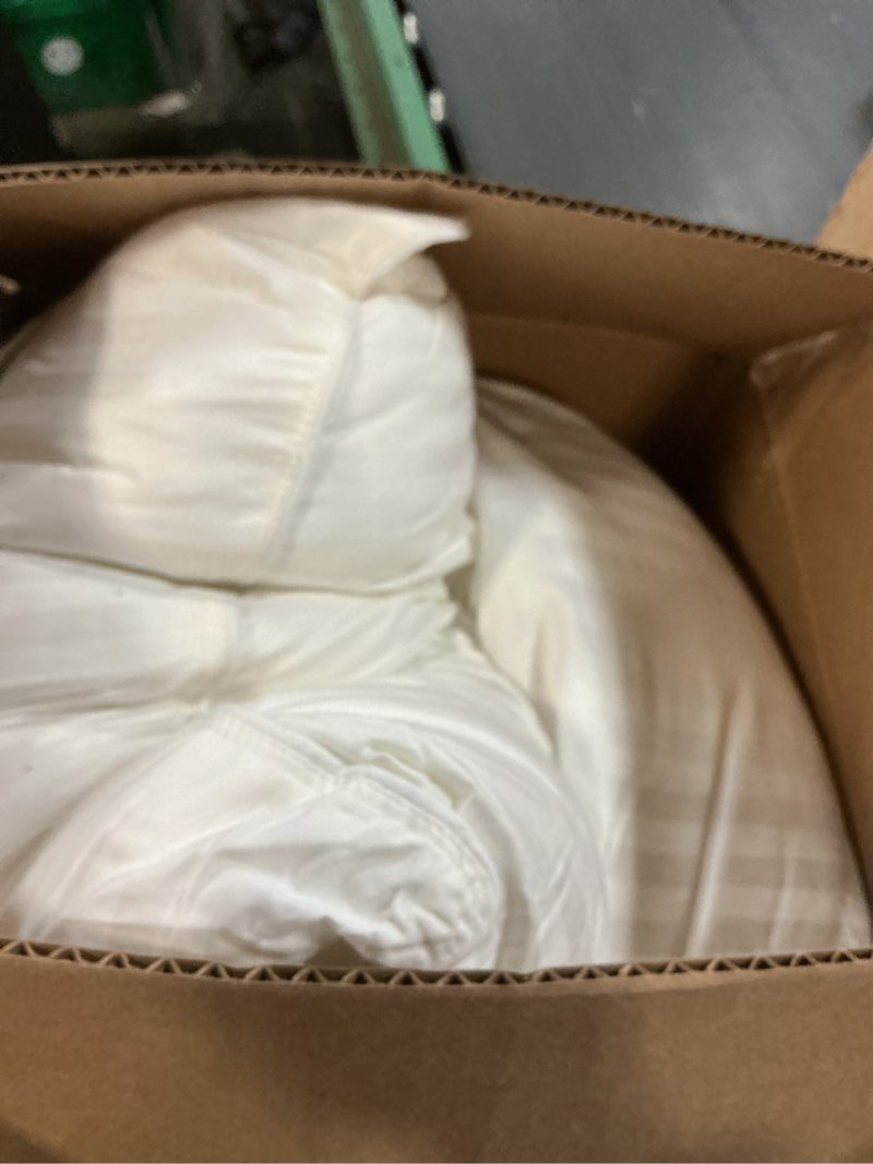 Condition photo showing As Is for Beckham Hotel Collection Bed Pillows Standard/Queen Size Set of 2 - Original Soft Down Alternative Pillow for Sleeping - Soft Support for Back, Stomach or Side Sleepers Queen / Standard White
