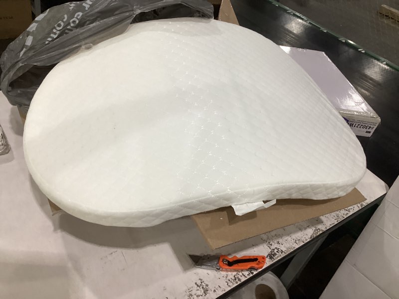 Condition photo showing New/Like New for baby bassinet mattress, breathable, hypoallergenic, premium foam, non-toxic, oval shaped with removal waterproof cover,15" x 30" x 2'', white white oval 15" x 30"