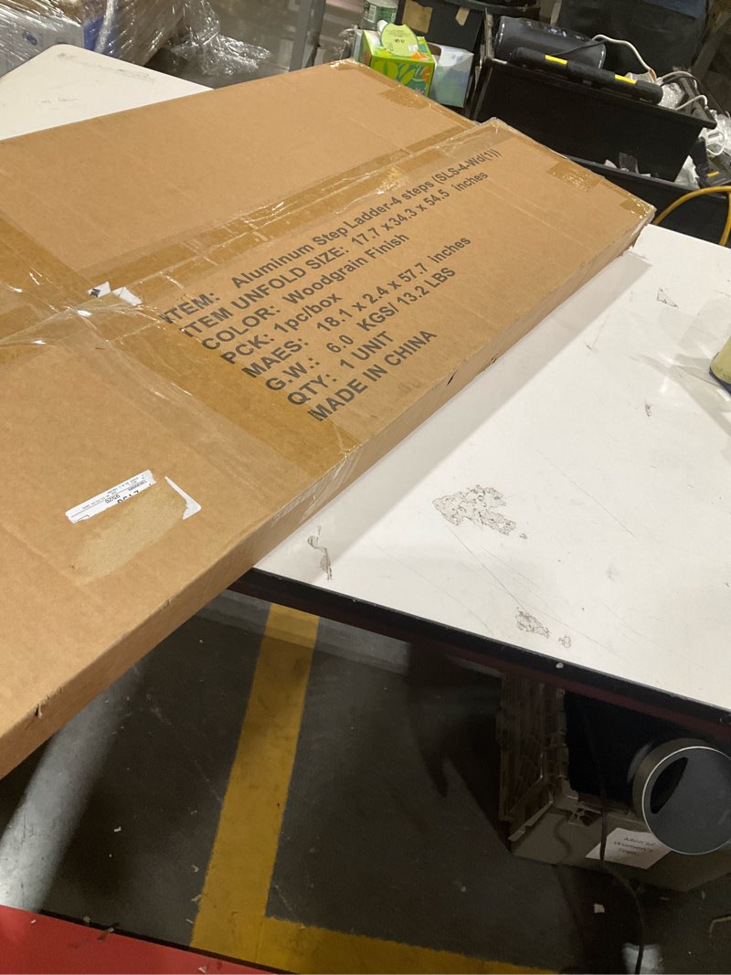 Condition photo showing Good Condition for aluminum step ladder-4 steps