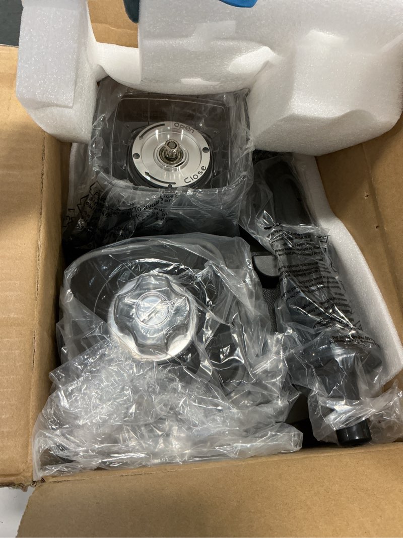 Condition photo showing Good Condition for Blender, 68Oz. Countertop Blenders with 20Oz. Grinder, 28000 RPM Kitchen Blender for Smoothies, Ice Crushing, Frozen Fruits, Self-Cleaning, Speed Adjustable