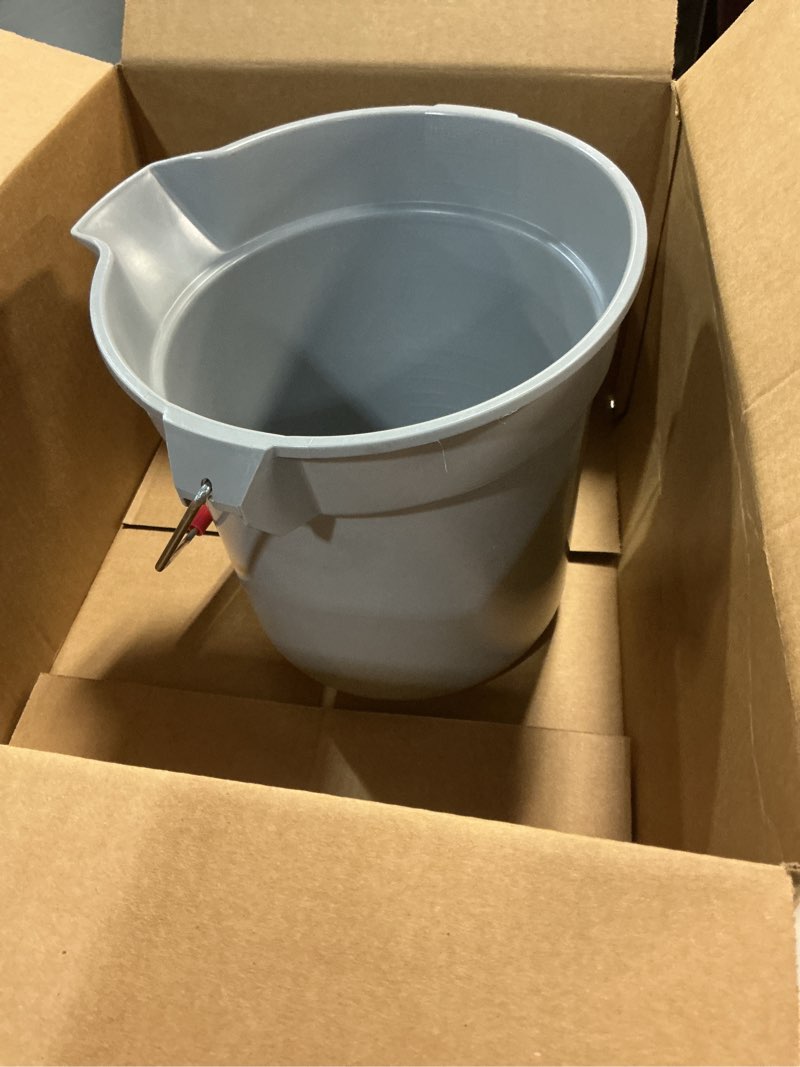 Condition photo showing Good Condition for Rubbermaid 296300GY 10 Quart Plastic Utility Pail, 10 1/2 Diameter x 10 1/4h, Gray Plastic