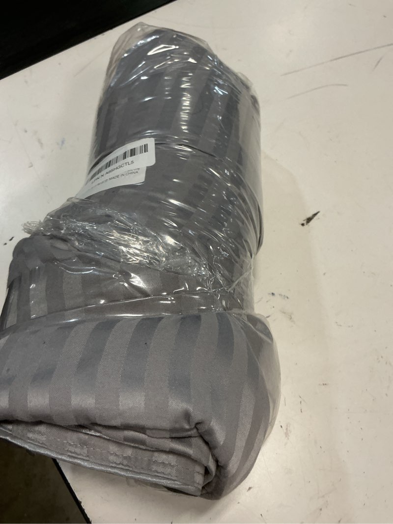 Condition photo showing Good Condition for zpecc toddler down alternative comforter, 39x47 hypoallergenic baby blanket quilt, soft breathable lightweight all season kids duvet insert for crib stroller cot daycare, grey stripe 1 count (pack of 1) grey stripe 1