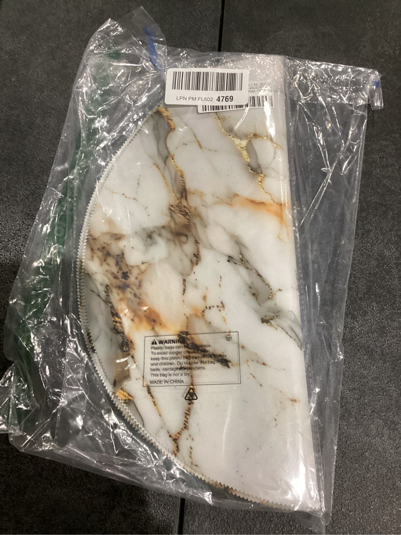 Condition photo showing New/Like New for White Gold Marble Texture Round Placemats 15 inch Non-Slip placemats Set of 6 Washable Heat-Resistant Table Mats for Dining Table Kitchen Party Decoration A392