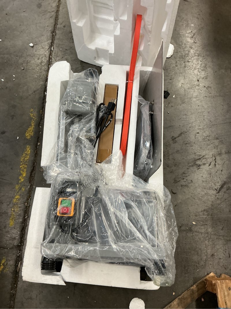 Condition photo showing Good Condition for vevor commercial electric meat bandsaw, 1500w stainless steel countertop bone sawing machine, workbeach 19.3" x 15", 0.16-7.9 inch cutting thickness, frozen meat cutter with 6 blades for rib pork beef