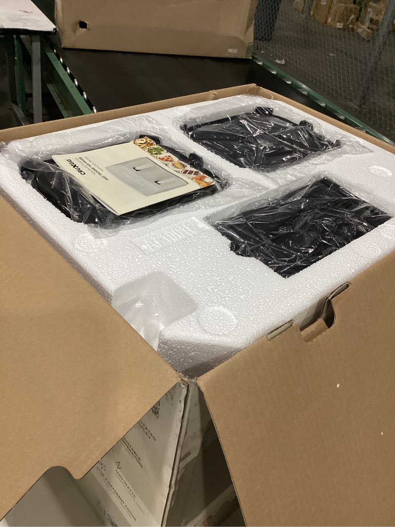 Condition photo showing Good Condition for touch activated 10 qt trizone air fryer