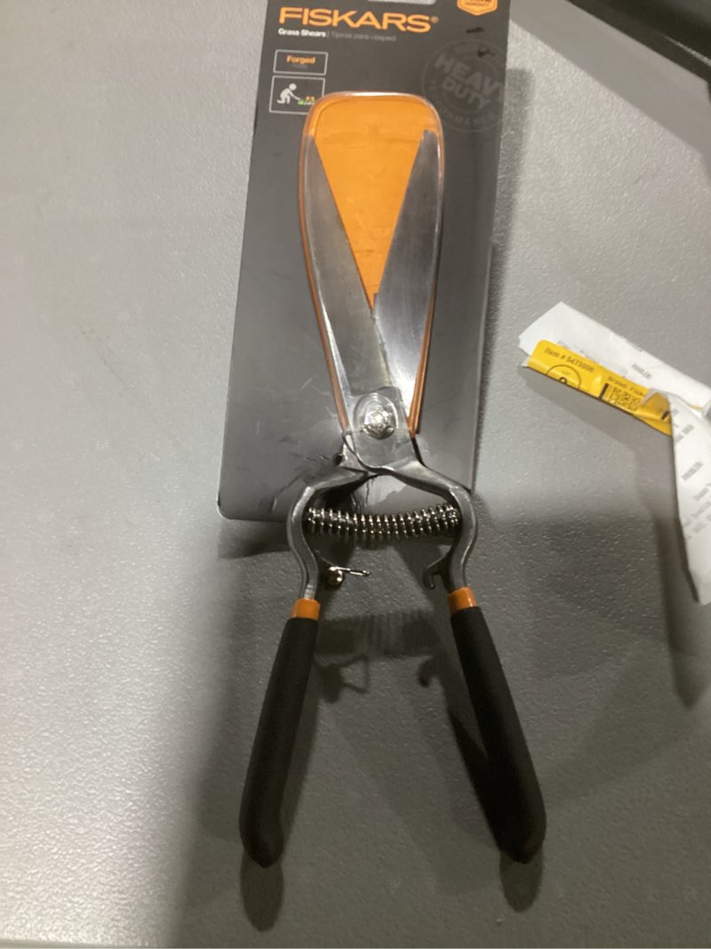 Condition photo showing Good Condition for forged grass bypass shears