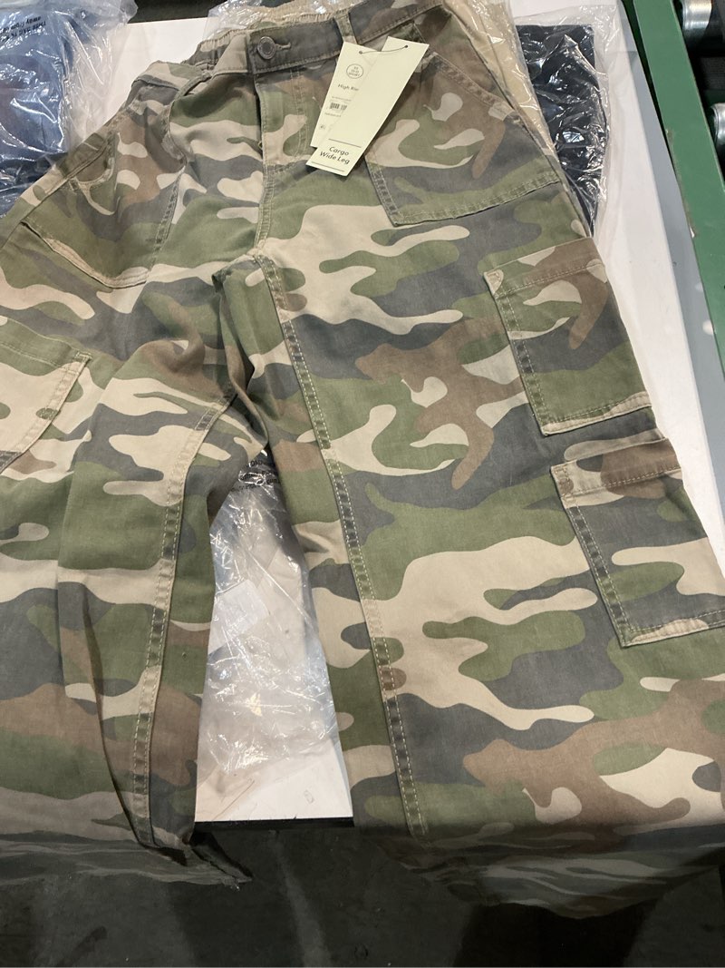 Condition photo showing New/Like New for no boundaries wide leg cargo pants, 31.5'' inseam, women's and women's plus xs
