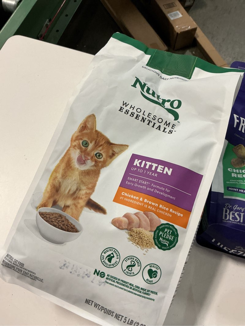 Condition photo showing New/Like New for Nutro Wholesome Essentials Natural Dry Cat Food Kitten Formula Chicken & Brown Rice, 5 lb. Bag Chicken 5 Pound (Pack of 1)