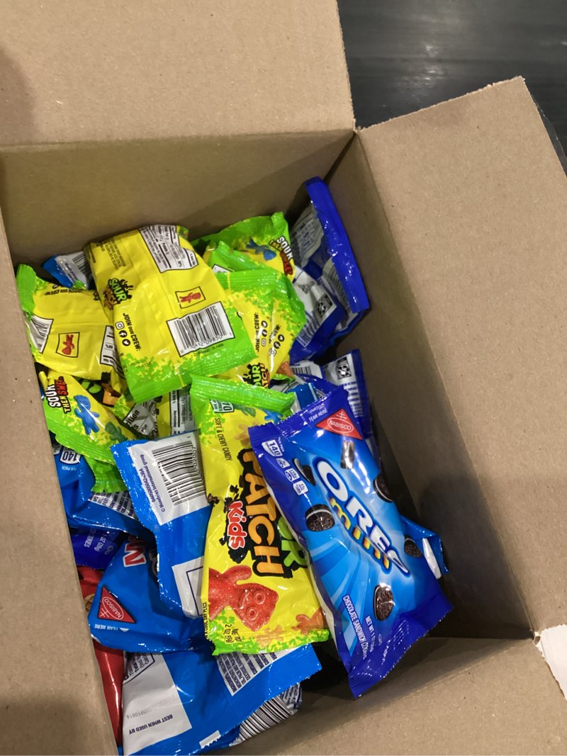 Condition photo showing New/Like New for EXPIRE FEB 21 / JUNE 30 / APRIL 21 Nabisco Cookies & Candy Variety Pack, SOUR PATCH KIDS Candy, OREO Mini, and Mini CHIPS AHOY! Cookies, 30 Snack Packs