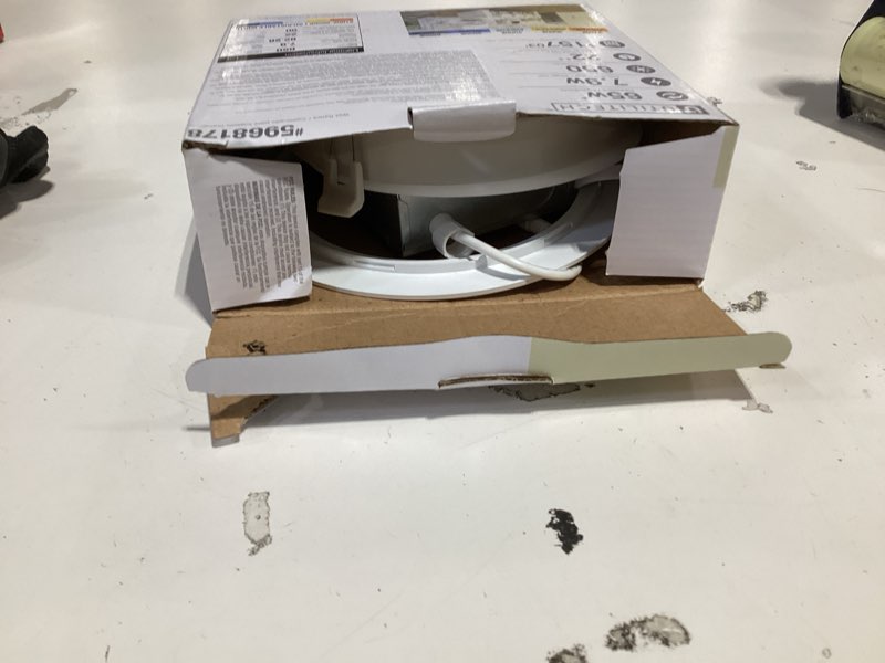  Utilitech White 6-in 650 -Lumens Switchable white Round Dimmable LED Canless Wet rated