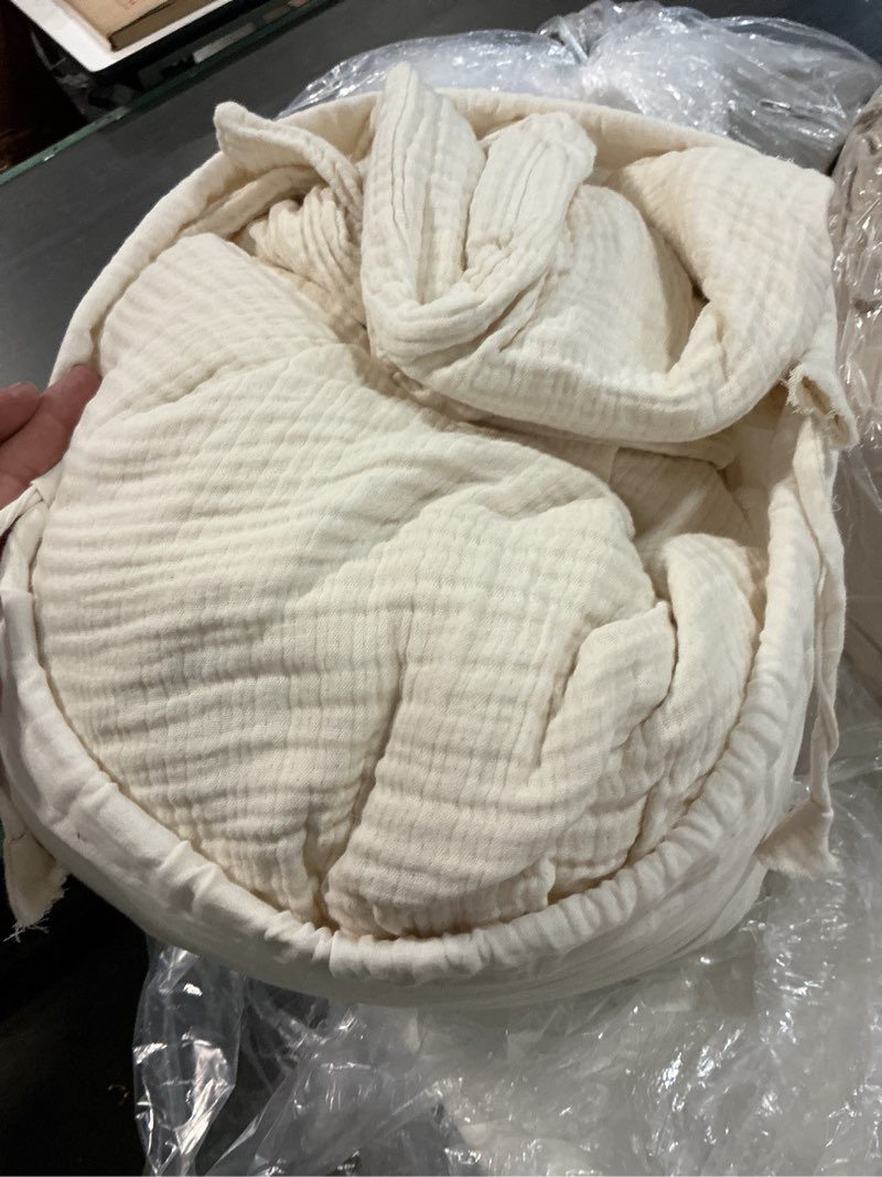 Condition photo showing Good Condition for organic cotton gauze duvet cover set colour: undyed size: king/cal king