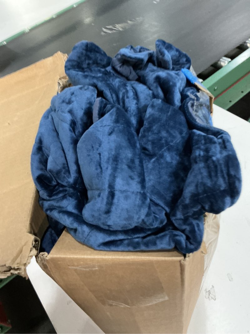 Condition photo showing Good Condition for RECYCO Luxury Velvet Quilt Set Full Queen Size, Lightweight Velvet Comforter Set, Oversized Bedspread Coverlet Quilted Bedding Set, with 2 Matching Pillow Shams, for All Season, Navy Blue Full/Queen (88" x 92") Navy Blue