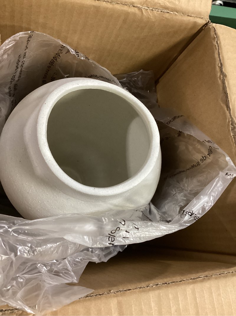 Condition photo showing Good Condition for White Ceramic Vase - Large 11.8 Inch Tall Floor Vase for Centerpieces, Farmhouse Rustic Minimalist Home Decor for Living Room, Enterway, Wedding (Sandstone White) Sandstone White 11.8 Inch