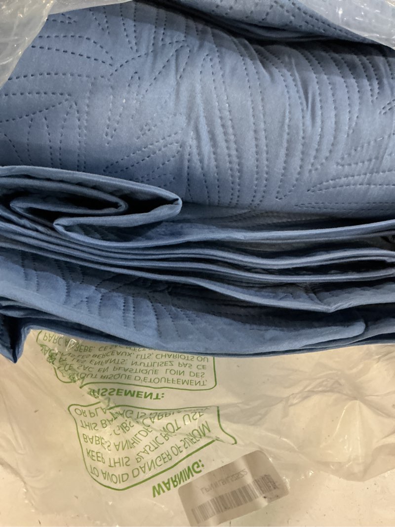 Condition photo showing New/Like New for exclusivo mezcla california king quilt bedding set, lightweight bluish grey quilts cal oversized king size for all seasons, soft microfiber bedspreads coverlets with leaf pattern, 3 piece grayish blue cal king (112''x104'')