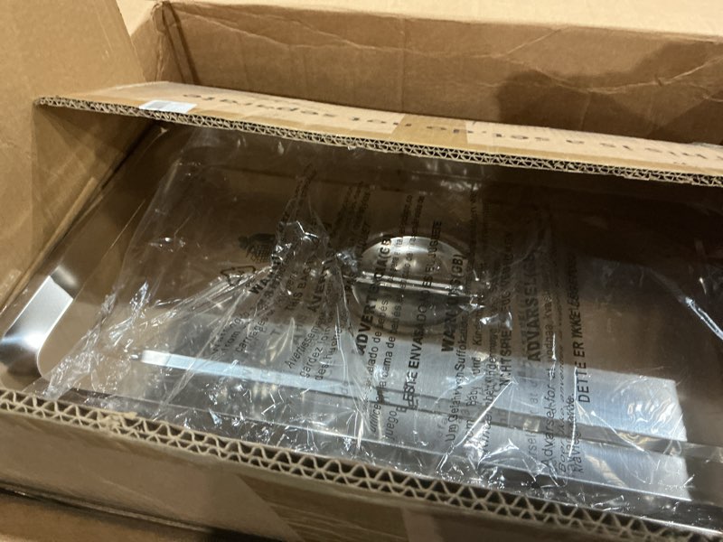 Condition photo showing Good Condition for 6 set stainless steel hotel pans full size 4 inch deep with lids, anti-jam chafing steam table pans, catering food storage metal pan 4'' deep 1/1
