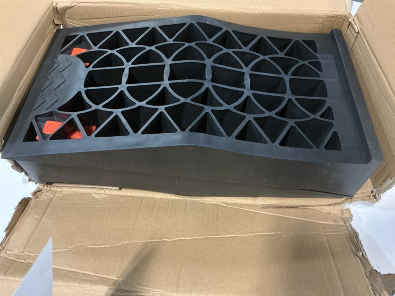 Condition photo showing Good Condition for car ramps for oil changes and lift, portable low profile car ramps for garage, heavy duty tire ramps for low chassis cars and support jack, 2pcs