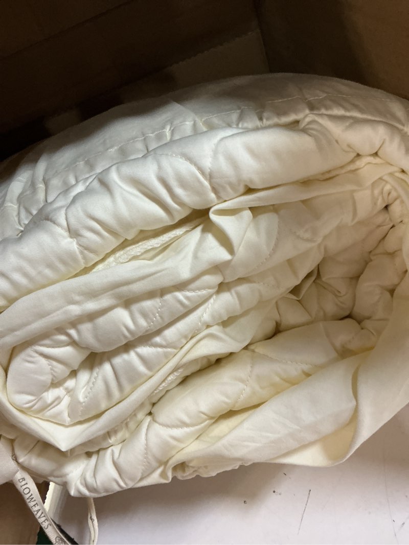 Condition photo showing Good Condition for bioweaves 100% organic cotton mattress pad cover, gots certified cooling quilted fitted mattress topper & protector with soft cotton wadding - 20 inch deep pocket, twin twin mattress pad (ivory)