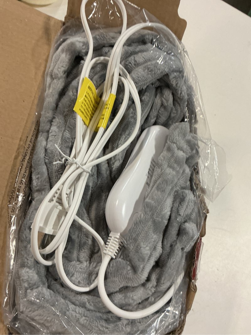 Condition photo showing Good Condition for Homemate Heated Blanket Electric Throw - 50"x60" Heating Blanket Throw 1/2/4/6/8 Hours Auto-Off 10 Heat Levels Over-Heat Protection Soft Flannel Sherpa Heater ETL Certification Light Grey (Striped) 50 Inch x 60 Inch