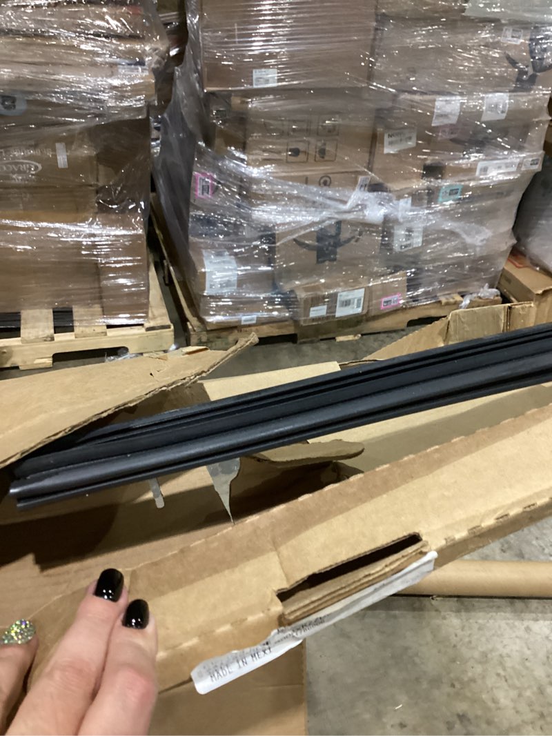 Condition photo showing New/Like New for genuine frigidaire 241786006 freezer door gasket
