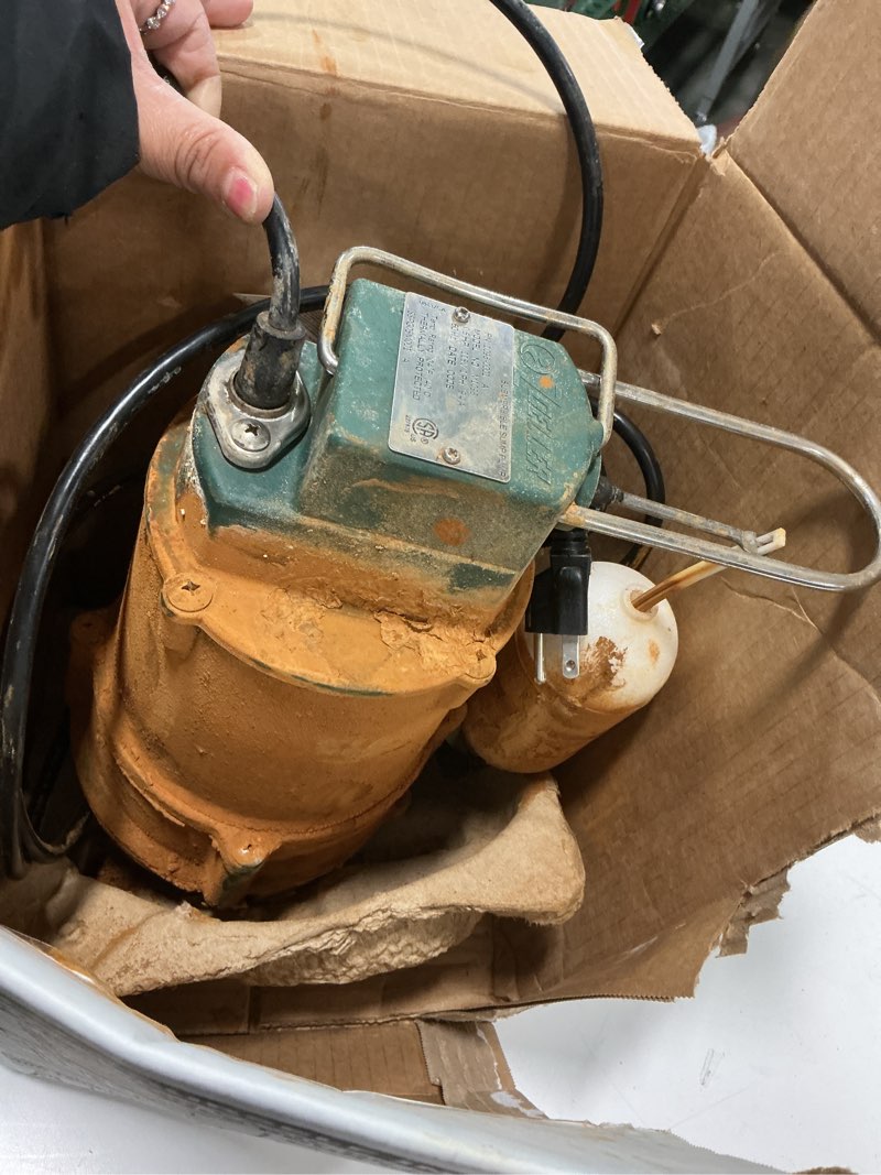 Condition photo showing As Is for Zoeller Waste-Mate 267-0001 Sewage Pump, 1/2 HP Automatic – Heavy-Duty Submersible Sewage, Effluent or Dewatering Pump