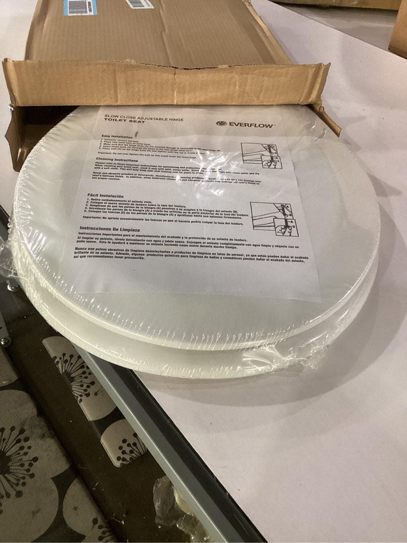Condition photo showing New/Like New for highcraft premium round toilet seat with slow-close design & adjustable hinges - molded wood toilet seat - fits standard round toilets - round seat in white
