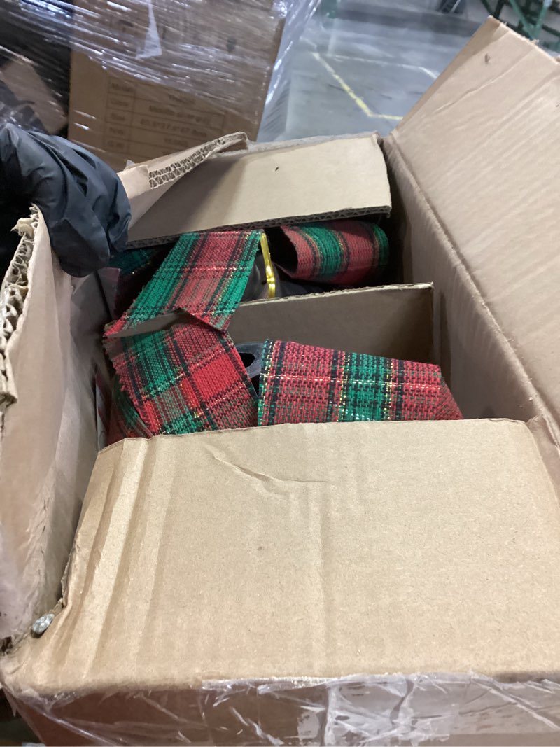 Condition photo showing As Is for GREATDAY 2Pack 3.5-Foot Christmas Decorated Pre-Lit Lamp Post with 20 LED Lights with Timer by Batteries Operated for Front Door, Entryway, Patio Porch Home Decorations,Indoor&Outdoor use