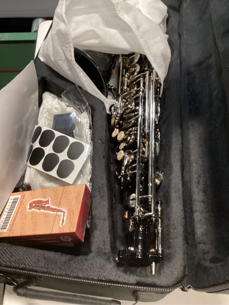 Condition photo showing Good Condition for WUQIMUSC Alto Saxophone Eb for Beginners - Complete Saxophone Kit with Hard Case, Mouthpiece, Neck S