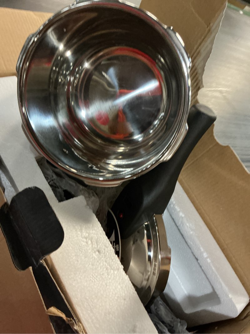 Condition photo showing Good Condition for stainless steel pressure cooker, fast cooking pot with safety valve, multifunctional design, intelligent , universal for induction cooktops and stoves, comfortable (2l)