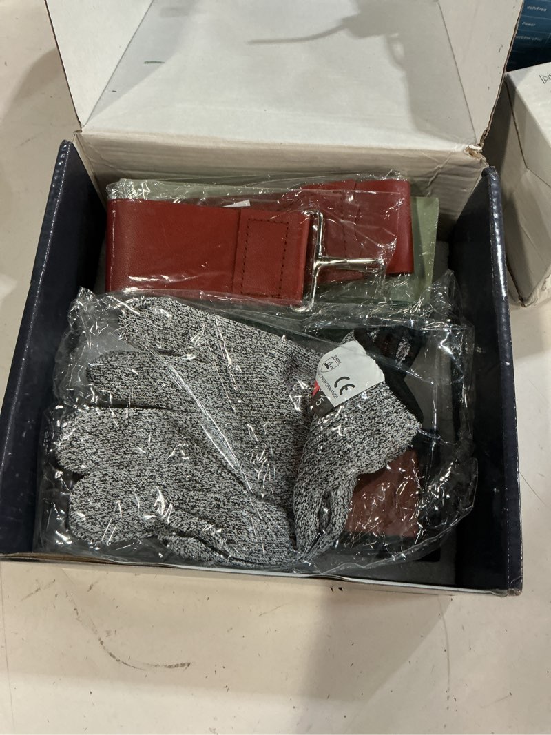 Condition photo showing New/Like New for Wucgea Knife Sharpening Stone Kit - 400/1000 3000/8000 Grit Japanese Whetstone Sharpener set with Non-slip Rubber Base Angle Guide Flattening stone and Leather Strop… 8 in 1 Kit