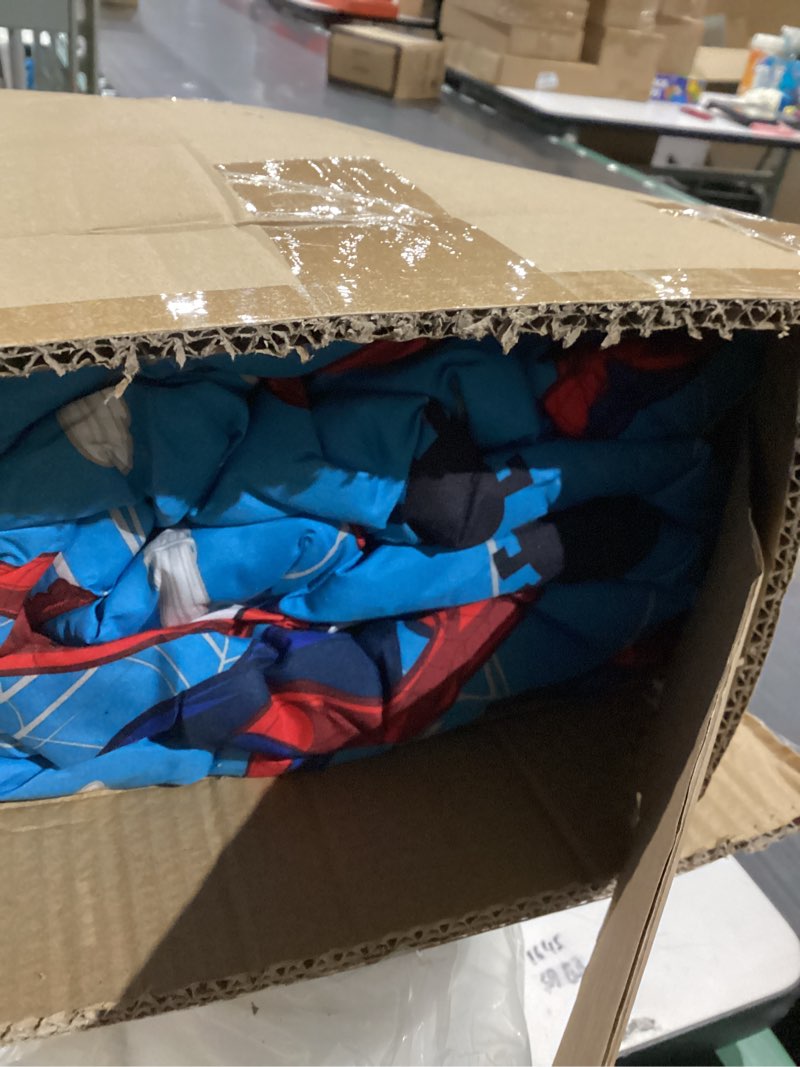 Condition photo showing Good Condition for Jay Franco Marvel Spiderman Spidey Faces 5 Piece Full Bed Set - Includes Reversible Comforter & Sheet Set Bedding - Super Soft Fade Resistant Microfiber - (Official Marvel Product) Blue - Spiderman Full