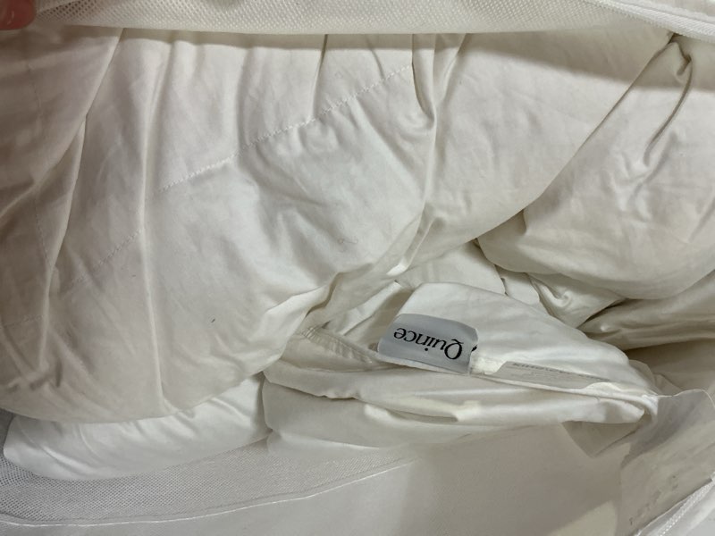 Condition photo showing Good Condition for ultra warm luxe goose down duvet insert, king/cal king, white