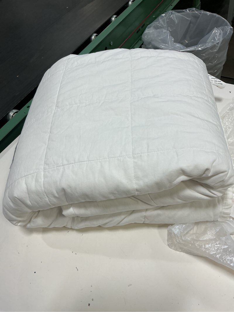 Condition photo showing As Is for ((size queen))quince lightweight european linen box quilt color:white