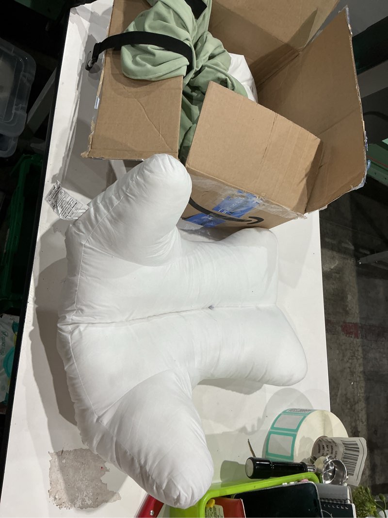 Condition photo showing As Is for ailuteie lumabar pillow (green )