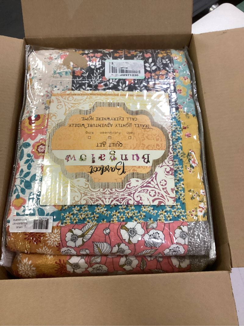 Condition photo showing New/Like New for Greenland Home Carlie Modern Floral Reversible Quilt Set, 3-Piece Full/Queen, Calico Patches