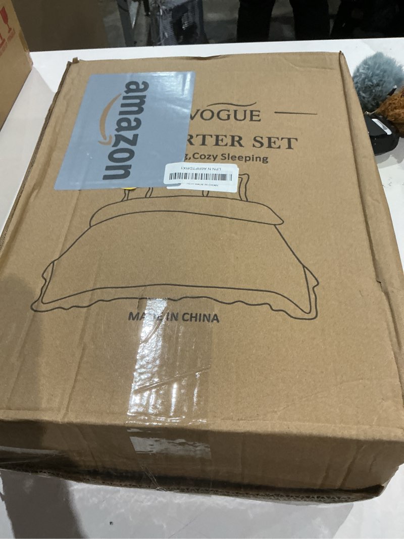Condition photo showing Good Condition for JOLLYVOGUE Queen Comforter Set, Ultra-Soft Bed in a Bag Queen Size 7 Pieces, Oeko-TEX Certified Bedding Set with Down Alternative Comforter, Sheets, Pillowcases & Shams, Light Grey Light Grey QUEEN(88"*88")