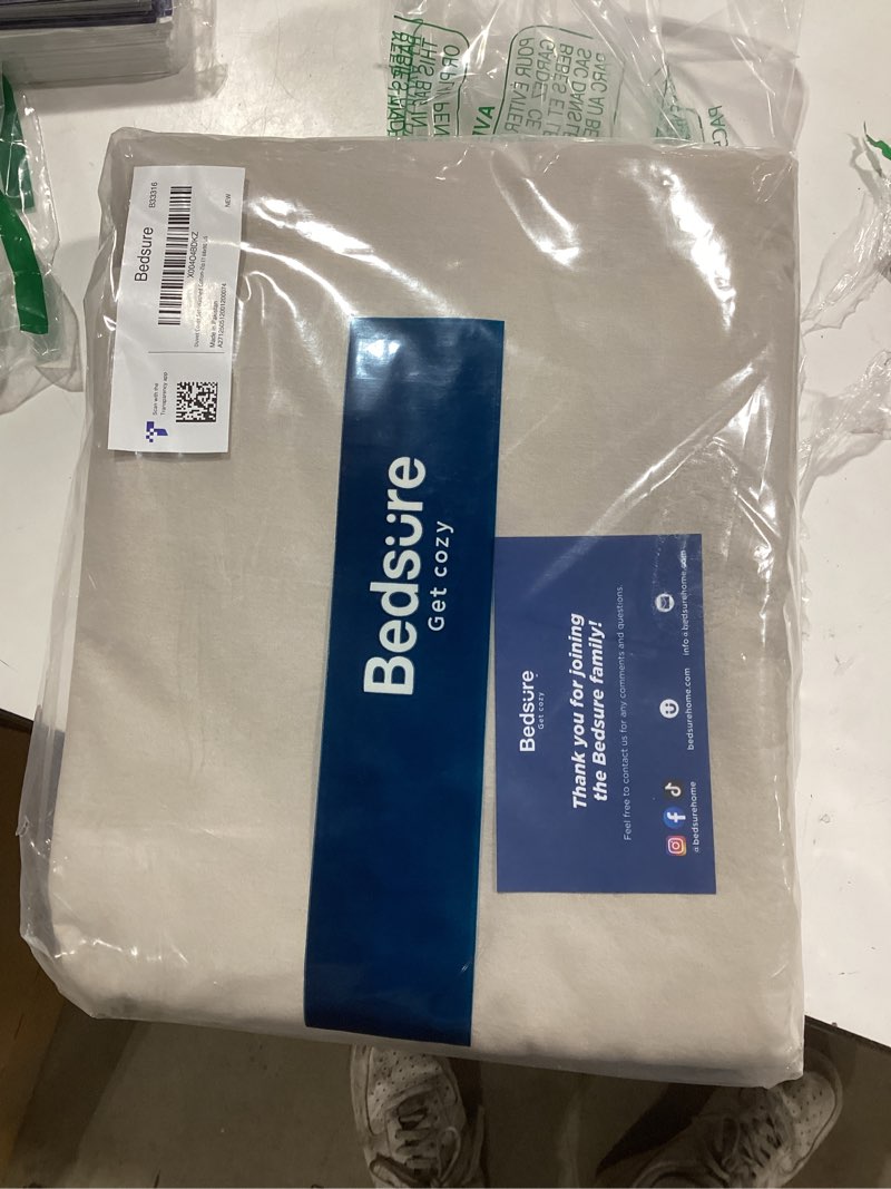 Condition photo showing New/Like New for bedsure 100% washed cotton duvet cover twin size - linen color minimalist cotton duvet cover linen like for all seasons - gentlesoft™ plain simple bedding (twin, 68"x90") twin (68" x 90") 03 - linen color (no comforter)