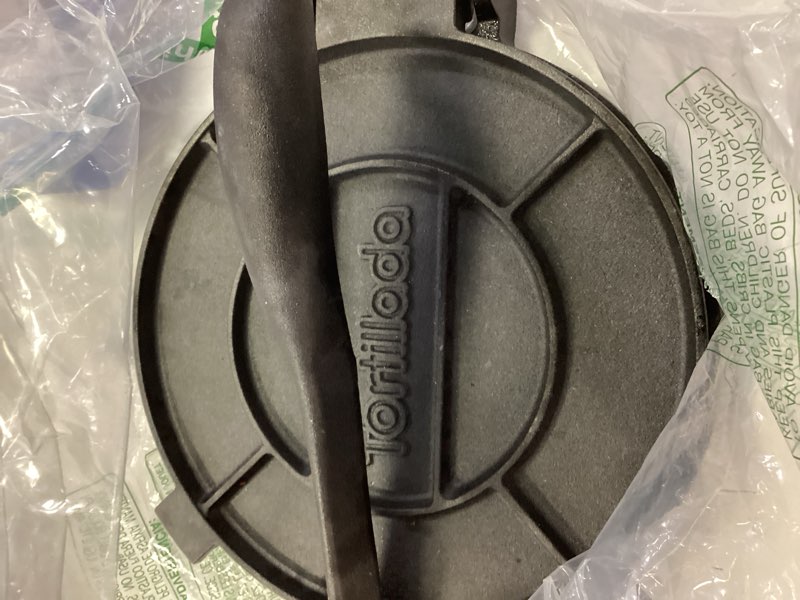 Condition photo showing Good Condition for Tortillada – Premium Tortilla Press Cast Iron with Recipes E-Book (12 Inch) 12 inches