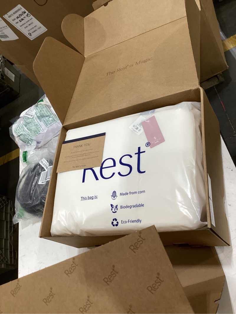 Condition photo showing Good Condition for rest® evercool® cooling comforter, king/cali king, blanket for hot sleepers, all season bedding to keep cool for night sweats, breathable lightweight blanket, 106x90 inches, snow ivory snow ivory king / cali king (106"x90")