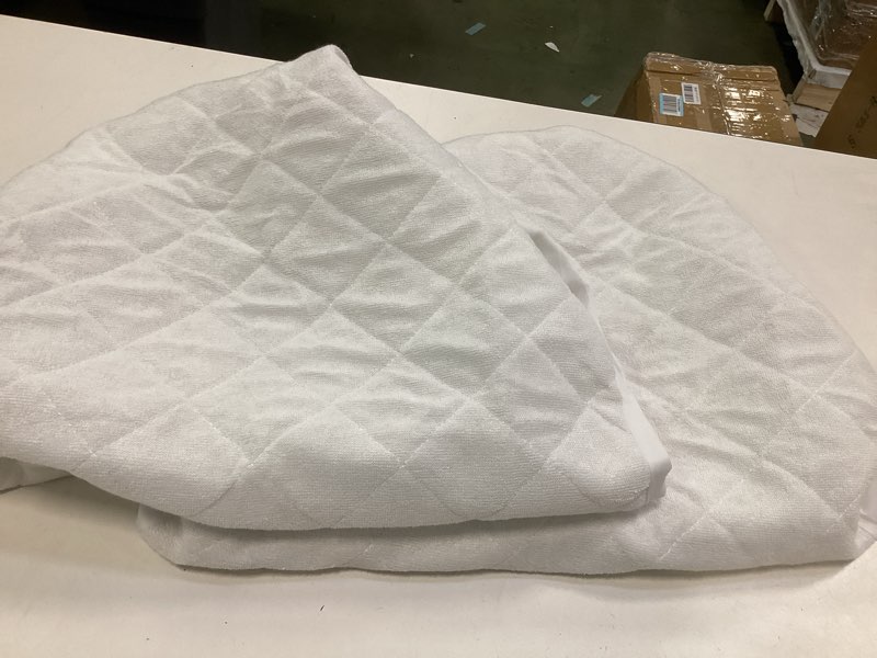 Condition photo showing Good Condition for Waterproof Bassinet Mattress Pad Cover Compatible with Baby Delight Beside Me Dreamer Bassinet, 2 Pack, Ultra Soft Surface, Breathable and Easy Care Rectangular for Baby Delight Beside Me Dreamer Bassinet