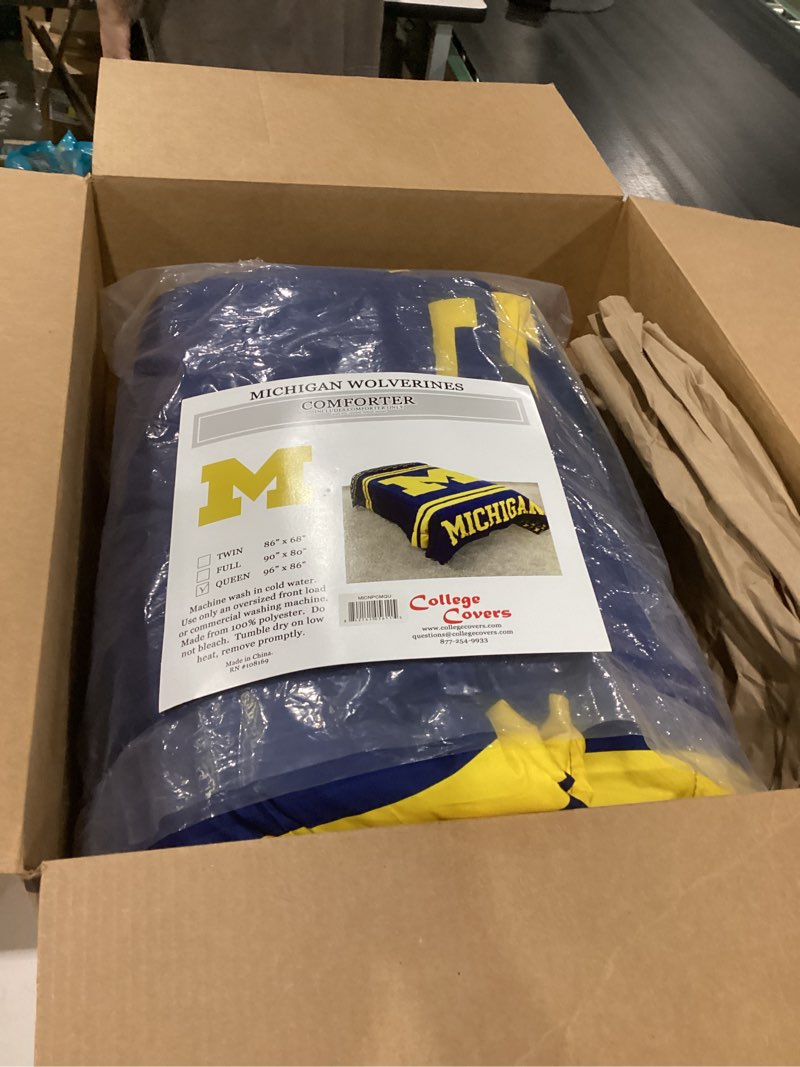 Condition photo showing Good Condition for college covers everything comfy michigan wolverines reversible big logo soft and colorful comforter, queen queen michigan wolverines