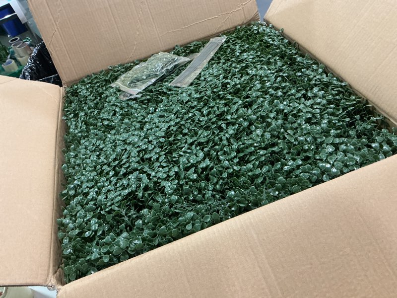 Condition photo showing Good Condition for Grass Wall Panels 20? × 20? (12 Pack) – UV-Protected Artificial Boxwood Hedge Greenery Backdrop Covers 33.33 sq ft, Indoor/Outdoor Privacy Fence Screen, Zip Ties & Spare Leaves Included Pack of 12