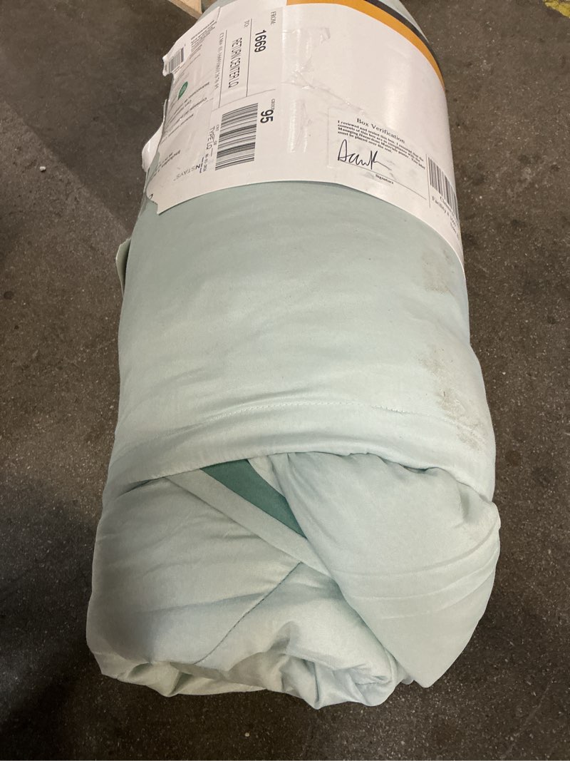 Condition photo showing As Is for mainstays green reversible microfiber comforter, full/queen