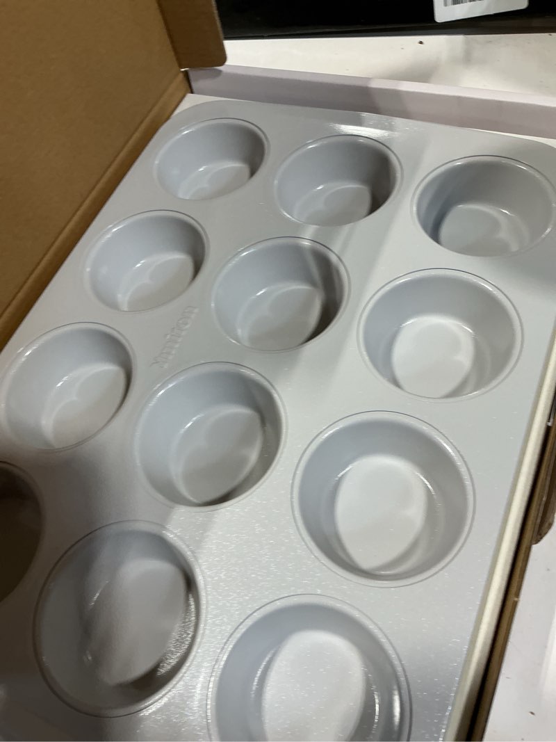Condition photo showing New/Like New for nonstick ceramic 12 cup muffin pan, cupcake pan for baking, non-toxic muffin tin, ceramic coating, ptfe & pfoa free, oven safe 550°f, aluminized steel (yellow)