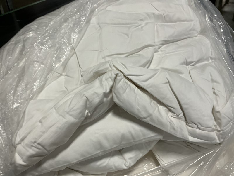 Condition photo showing As Is for organic cotton sateen comforter, king/cal king, white